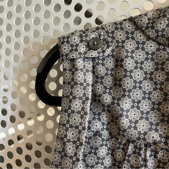 Banana Republic Cowl Neck Top Size XS in Grey/Sand Geometric Print GUC - Picture 7 of 9